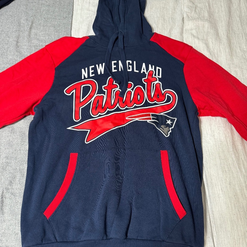 Medium New England Patriots Hoodie